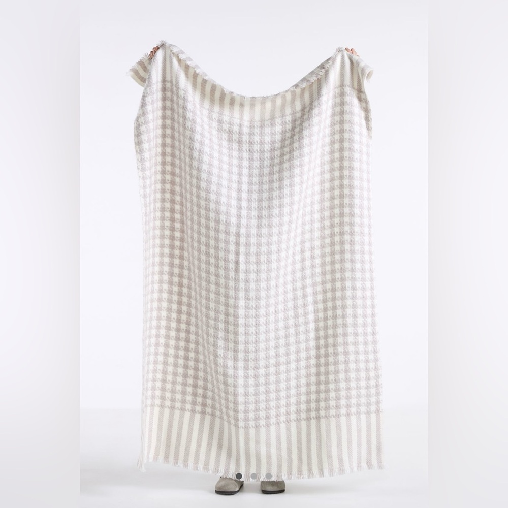 NWT Anthropologie Houndstooth Throw Blanket